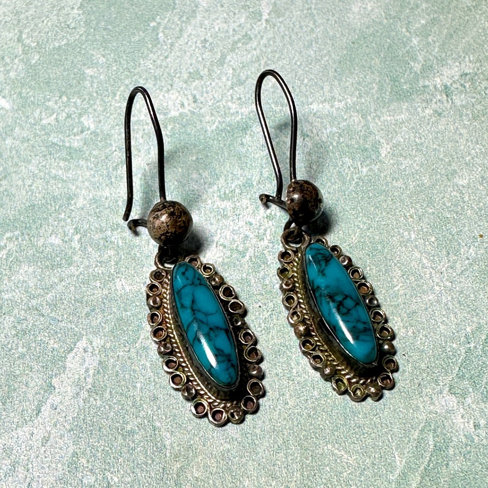 Vintage Hecho Mexico turquoise and sterling silver oval pierced earrings